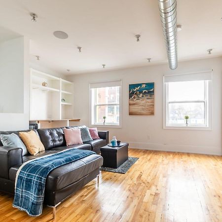 Modern 2 Bedroom Condo - Heart Of Leslieville Toronto Exterior foto